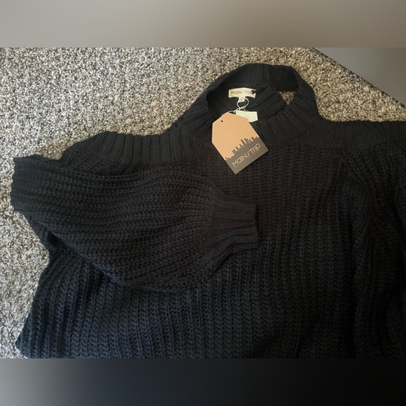 Black Peekaboo Shoulder Oversized Sweater - Picture 2 of 3